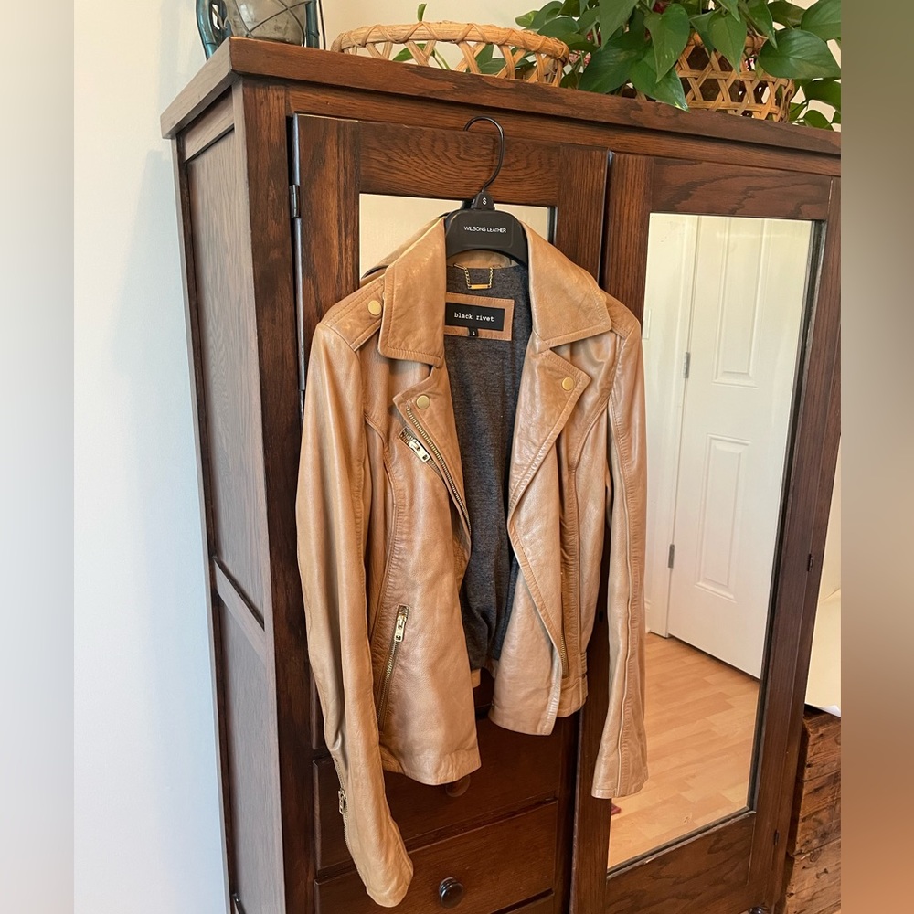 Camel leather Moto jacket 😍